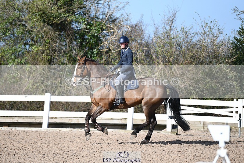250330-101544-06047 - Cls 32 British Novice and 90cm