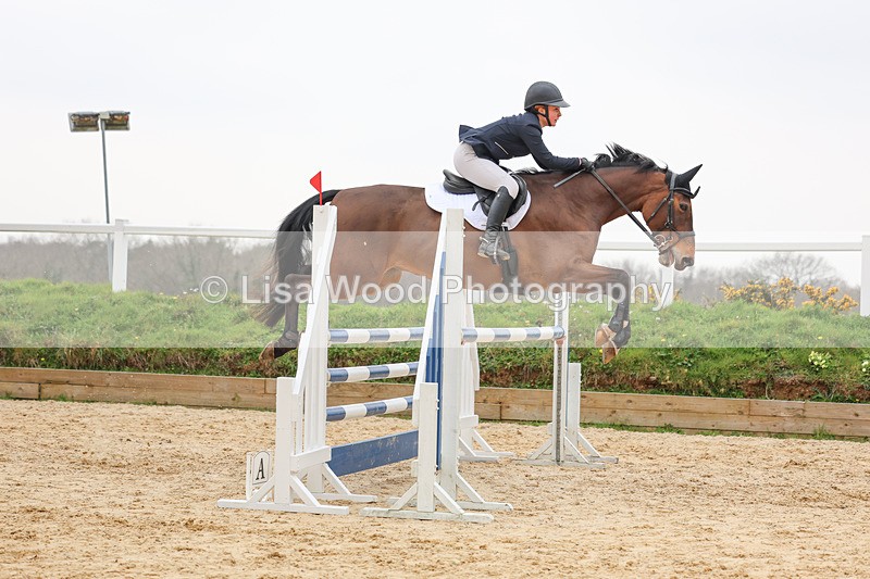 3E7A7697 - Class 8: Senior Newcomers/1.10m open