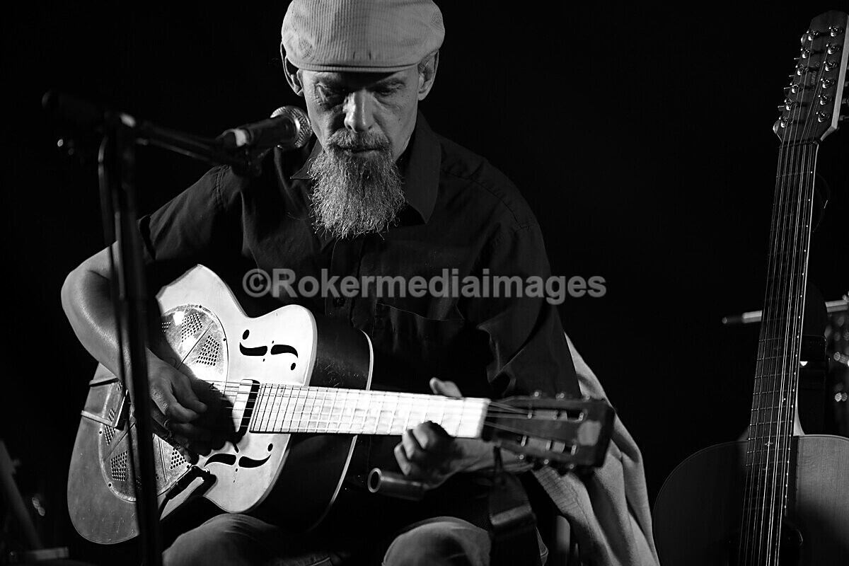 FOLK N BLUES-555 - FOLK and BLUES SEPT 2022