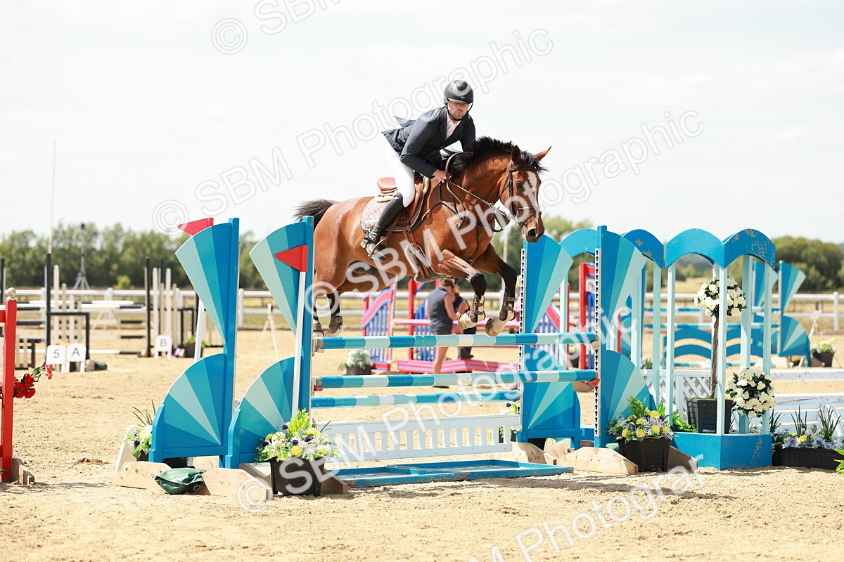 SBM_007742 - Class 3 - Senior Newcomers - 1.10m Open