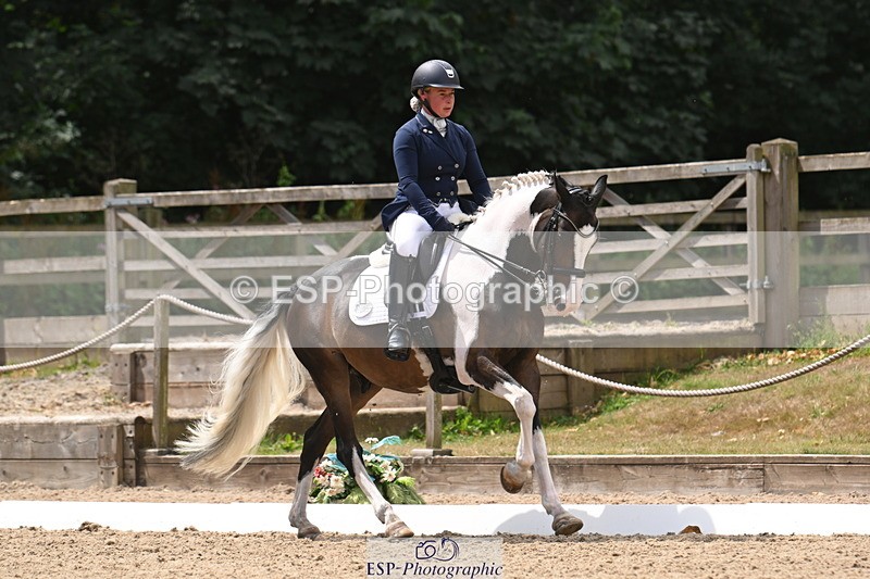 250720A-123909-10411 - 164-Dominique.Kinnaird-Perry-Pallas.Vanquish