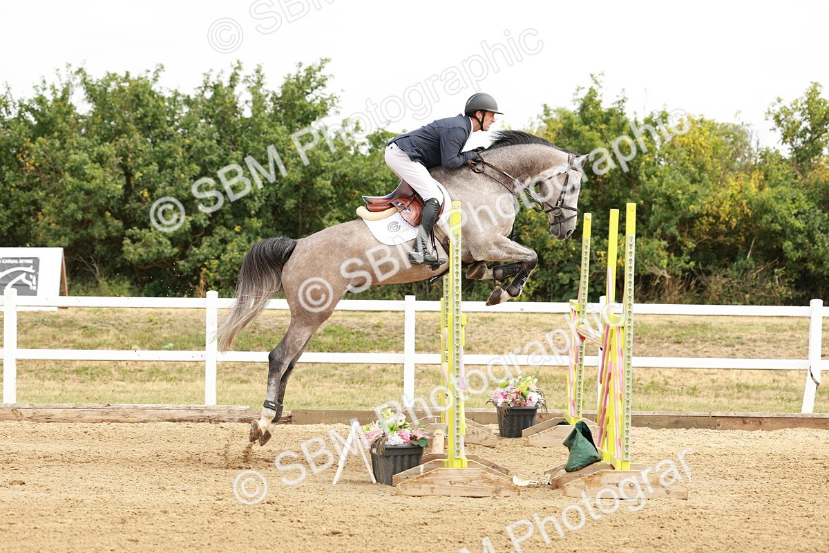 SBM_016866 - Class 20 - Senior Newcomers - 1.10m