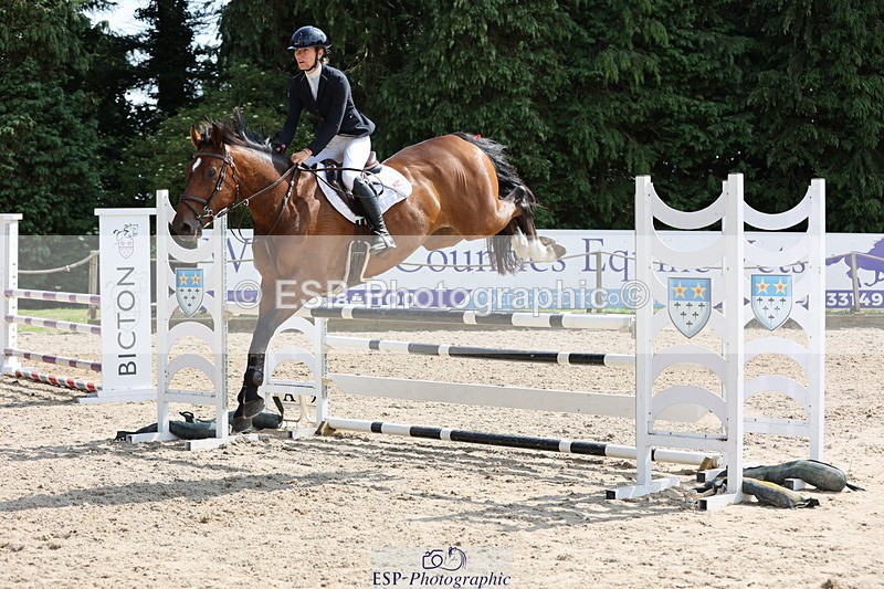 250614A-160050-08190 - Cls 30 1.05m Amateur Q and Open