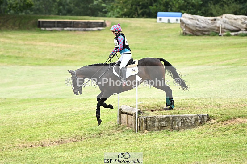 240825X-172924-37538 - 80cm XC 16.30 to 17.30