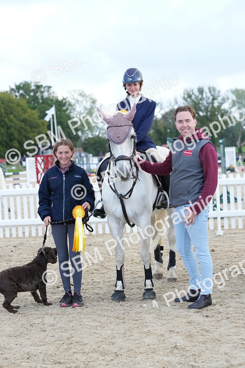 SBM_29210 - J43 - Horse & Hound Open 50cm