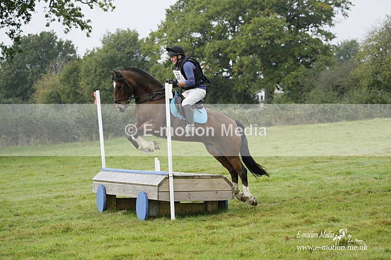 WWHT 171021 0251 - Novice Restricted (0.80m)  17/10/21