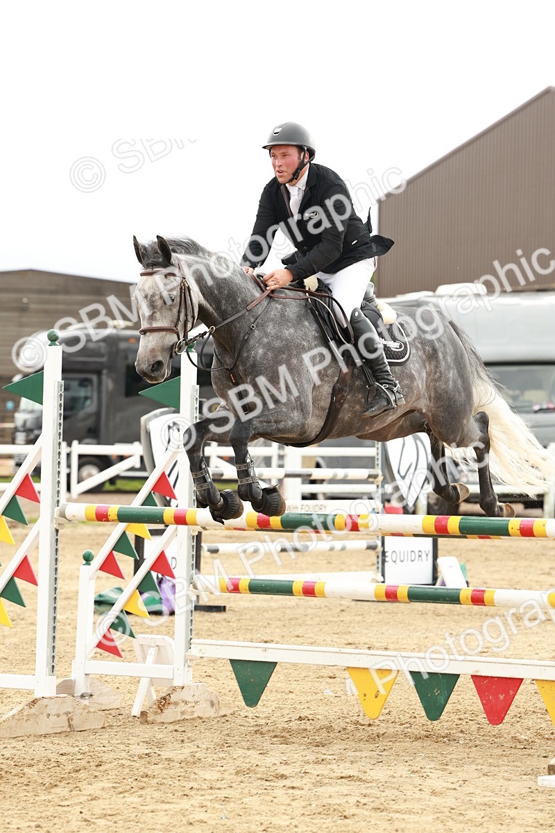 1I0A8119 - Class 5 - Senior Foxhunter 1.20m