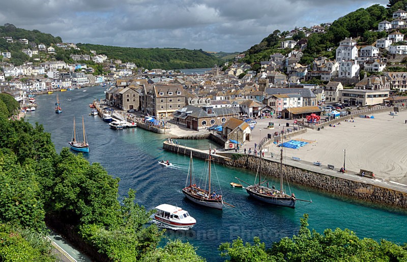 LO37 no stock Cornish Luggers head down the River Looe - Greeting Cards - Looe
