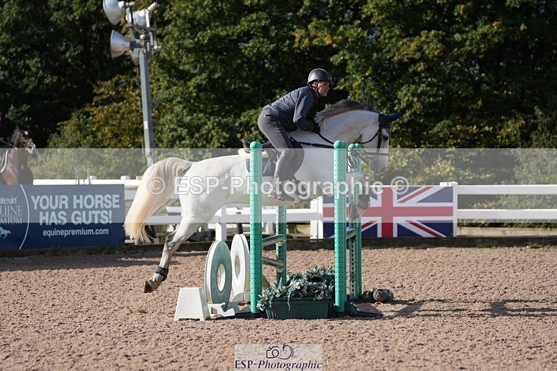 251005-103742-02594 - Cls 22 British Novice and 90cm