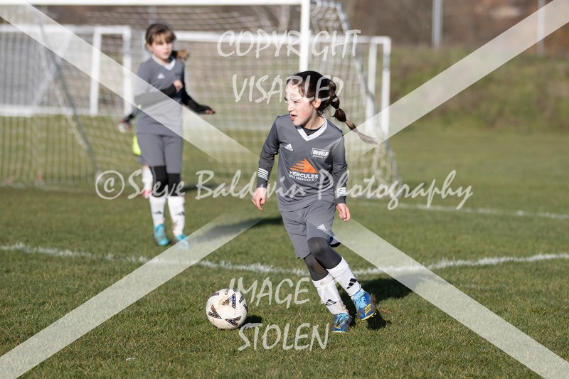 1DX31559 - 2026-01-17 FC Abbey Meads U9 Purple Girls V Develop FC U9 Girls