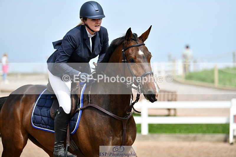 240511A-154618-14199 - Cls 25 British Novice and 90cm Open