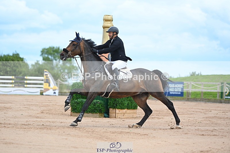 230721A-151910-07172 - Cls 10, 2 Star Big 1.45m Start to break