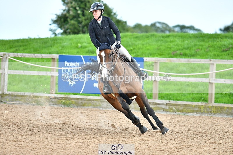 230729A-163019-07498 - Cls 18 National 1.30m