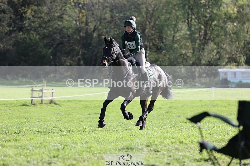 241026-131431-13782 - 421-Marie.Webber-BENNY'S.DOUBLE.DIAMOND