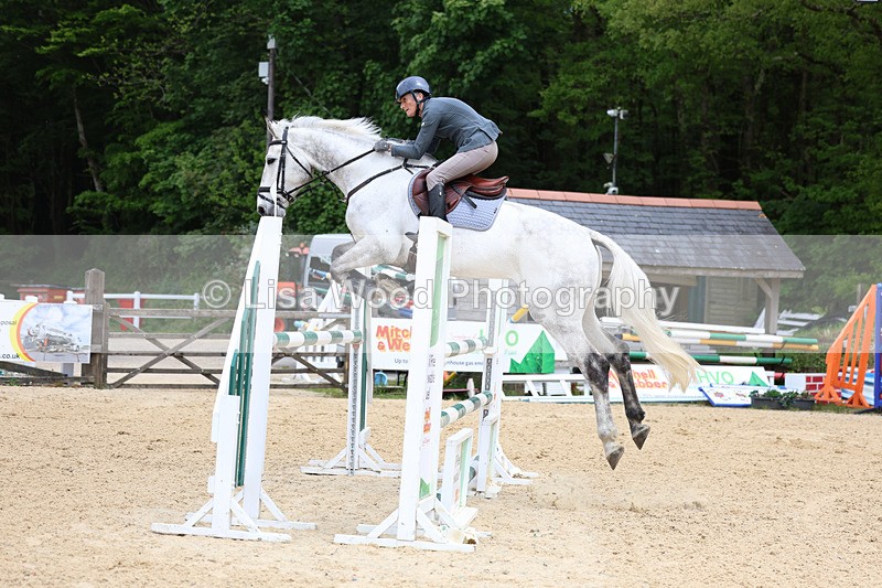 3E7A9513 - Class 8: Senior Newcomers/1.10m open
