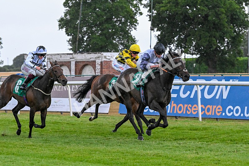 150725-Race 1-Atmosphere-6429 - Race 1