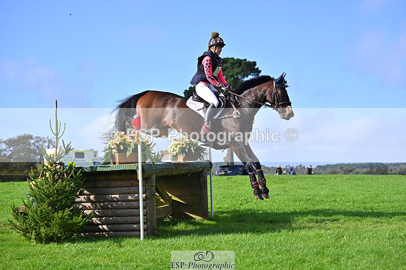 241025-114241-06759 - 055-Ellie.Fredericks-UPPER.CLASS.BRIT