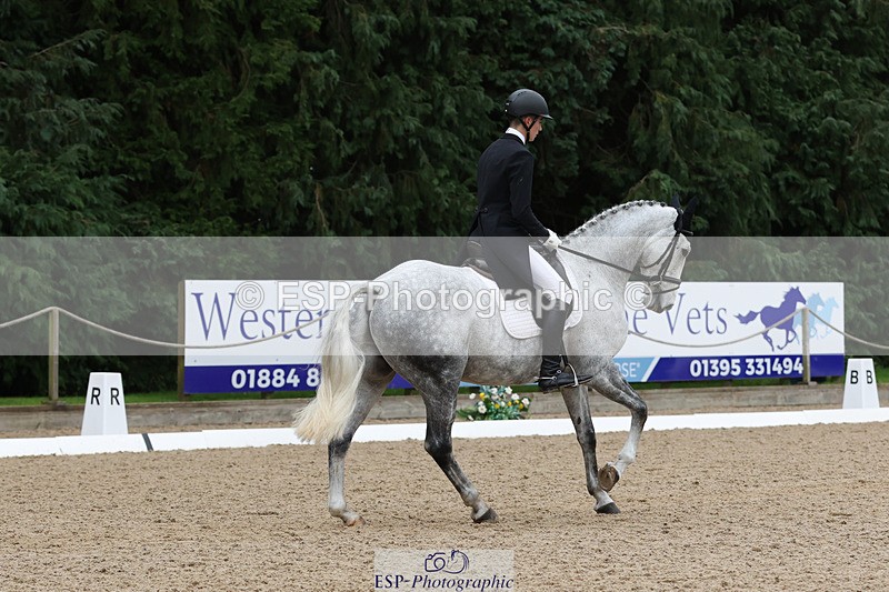 241024-155656-04954 - 236-Musa.Hussain-LIQUID.LUCK