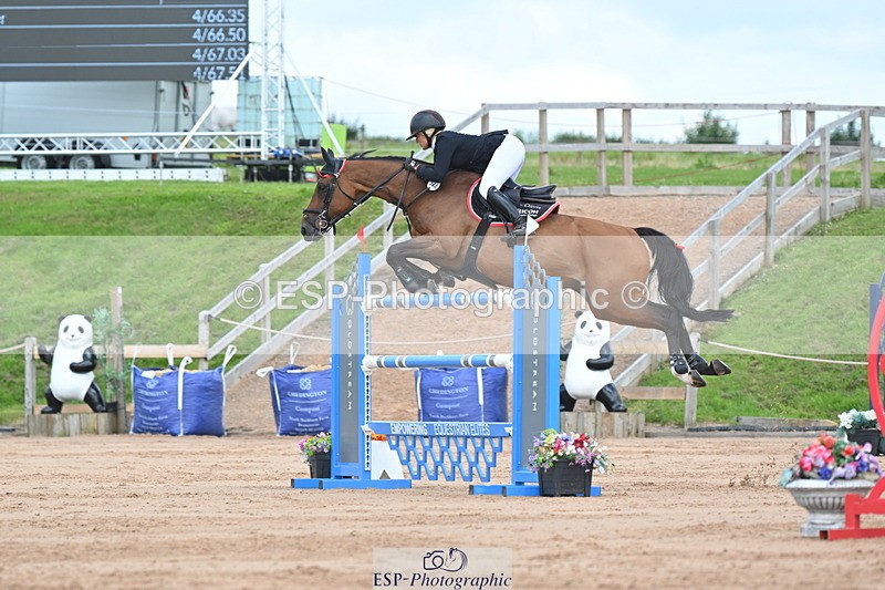 230721A-153751-07344 - Cls 10, 2 Star Big 1.45m Start to break