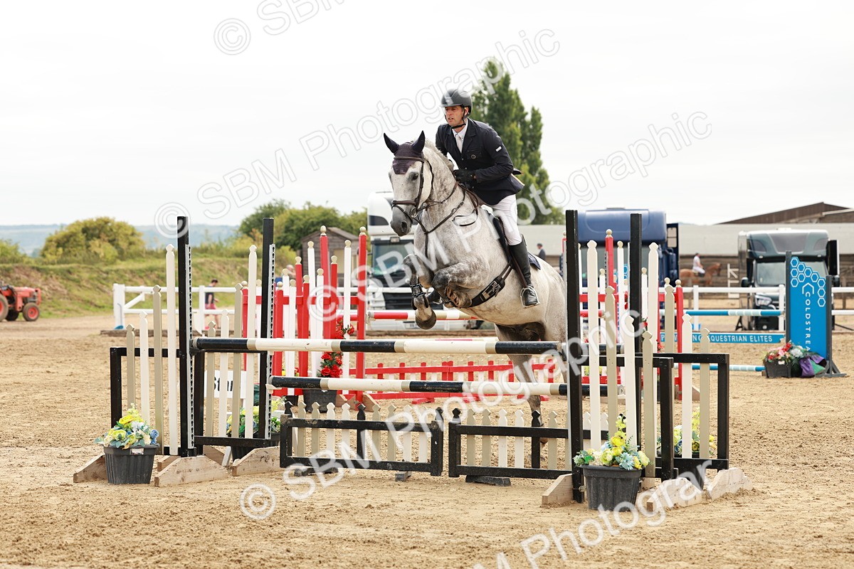 SBM_016854 - Class 20 - Senior Newcomers - 1.10m