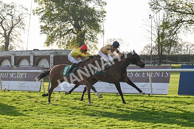 220425-Race 6-Perfectly Timed-9381 - Race 6