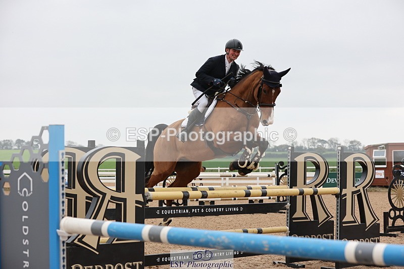 241101A-132820-02103 - FRI Cls 6 Foxhunter and 1.20m Open