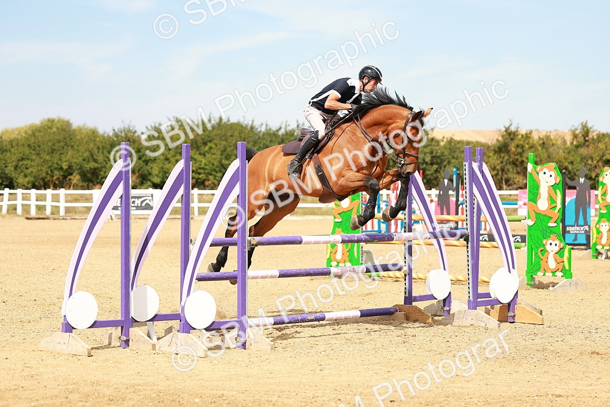 SBM_003806 - Class 14 - Senior Newcomers 1.10m