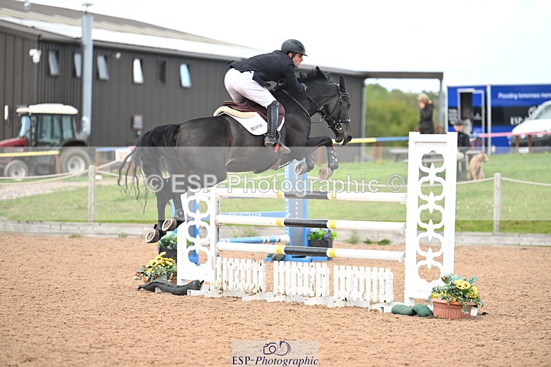 240912A-124837-01556 - Cls 3 Snr Foxhunter