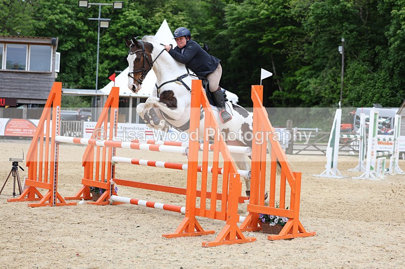 3E7A9369 - Class 8: Senior Newcomers/1.10m open