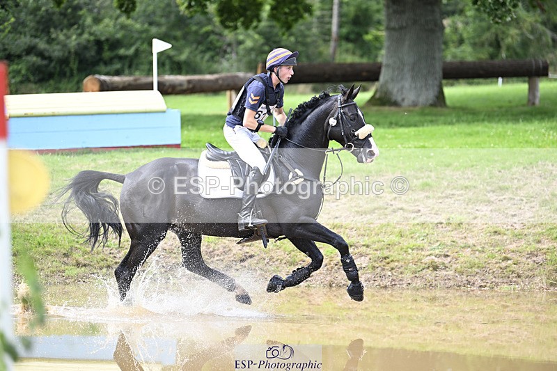 240804-155328-18438 - 616-Max_Forster-HEVANS_ROYAL_REVOLUTION