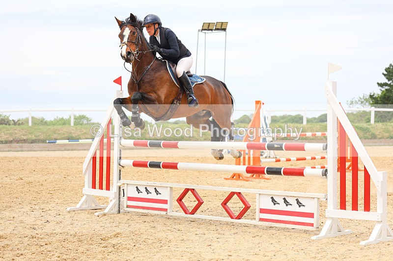 3E7A9483 - Class 8: Senior Newcomers/1.10m open