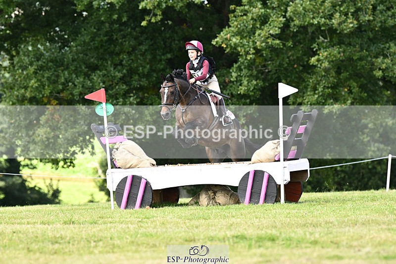 240825X-112229-32003 - 70cm XC 11.00 to 12.00