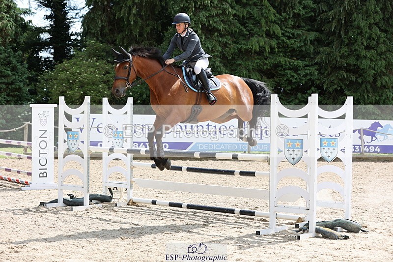 250614A-153016-08031 - Cls 30 1.05m Amateur Q and Open