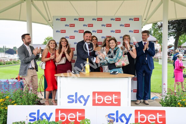 yr24072021r6-27 - Race 6 5.00pm Sky Bet Supporting New Beginnings