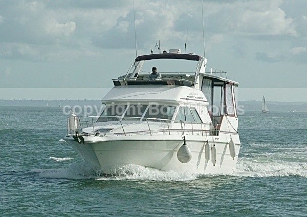 081009 LADY YASMINE 8CDX9770 - Flybridge Cruisers