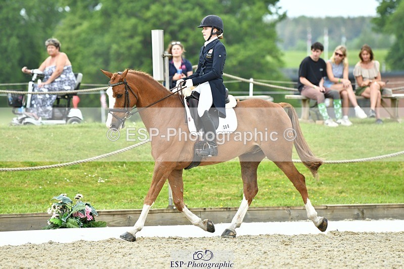 230525-121845-04220 - 208-NICO-Holly_Clarke-WEDTrotUp+DR
