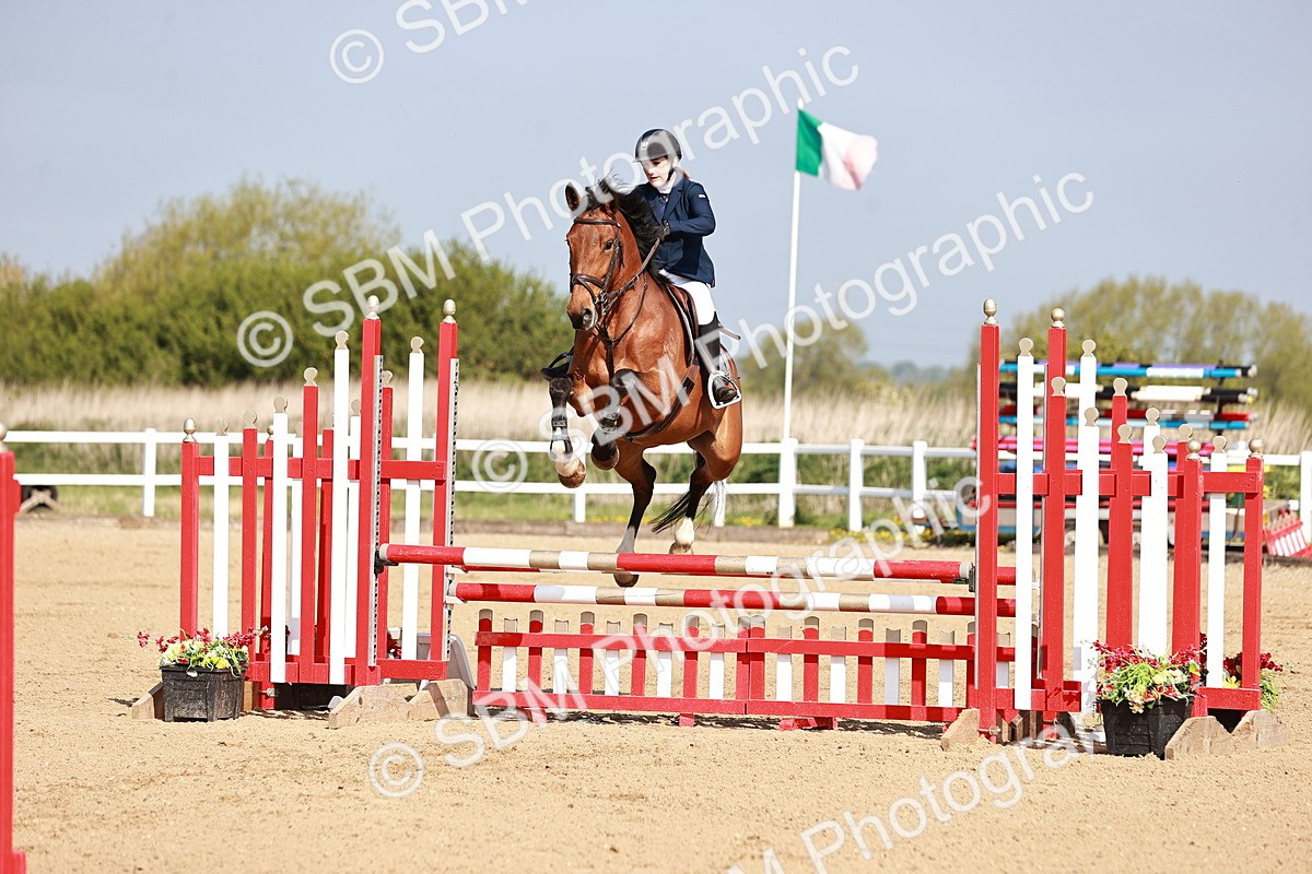  - Class 21 - Senior British Novice - 90cm