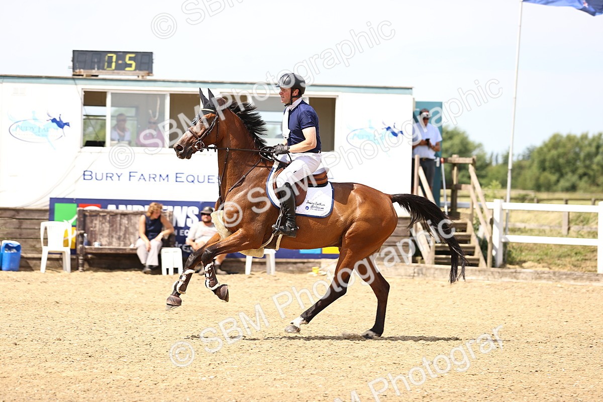 SBM_000584 - Class 15 - Redpost Equestian Senior Foxhunter - 1.20m