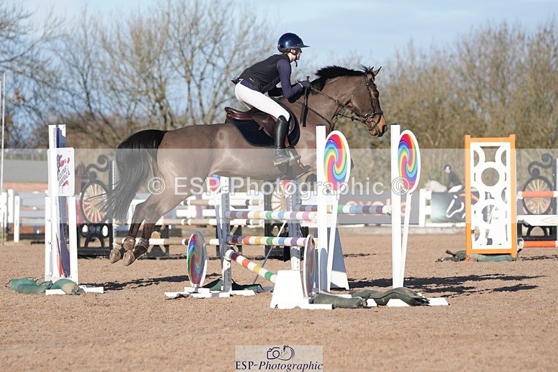 251130-115943-01122 - Cls 6 Blue Chip Pony Newcomers & 1m Open