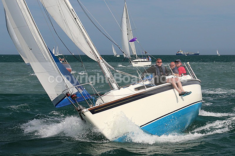 150627 HAY BEE WESTERLY MERLIN SS21112 MN 104 WT7A1409_S - ROUND THE ISLAND RACE - SATURDAY 27th JUNE 2015