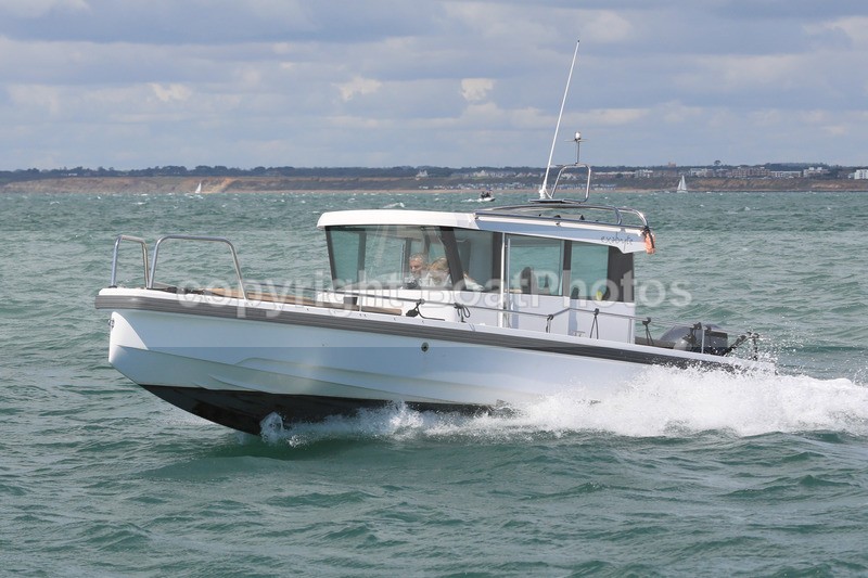 170806 EXABYTE 1Y3A1057 - Motorboats - Hardtop