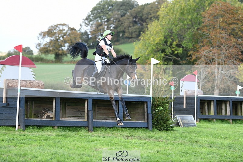 251024A-131022-11918 - B-148-Tarka.Abraham