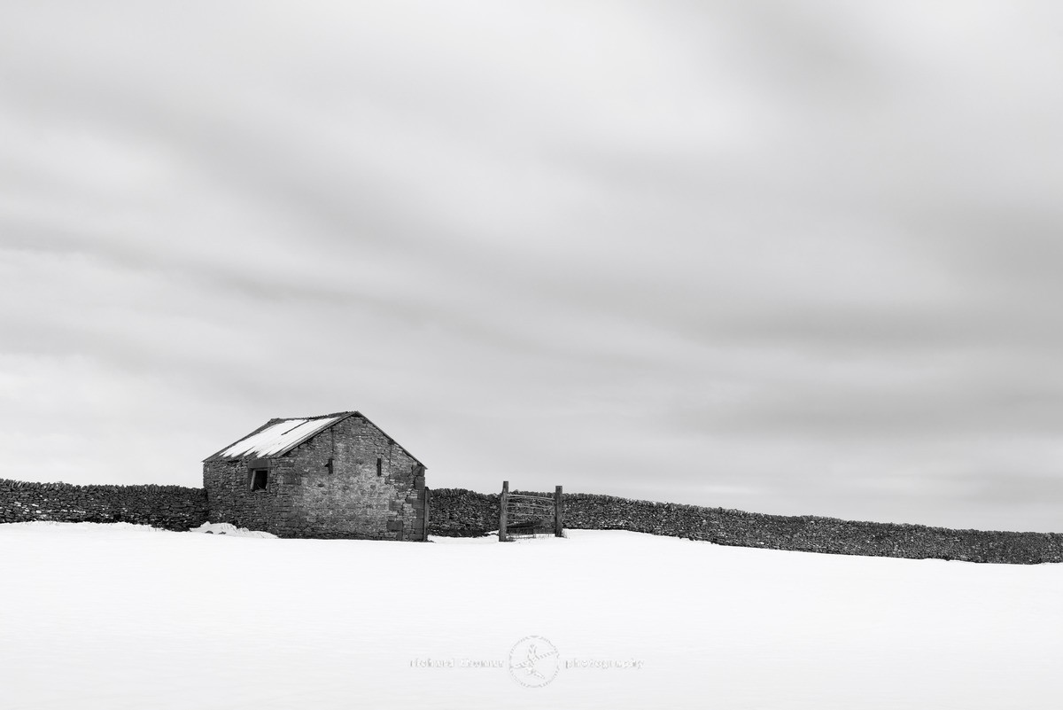 Bee Low barn - White Peak Field Barns