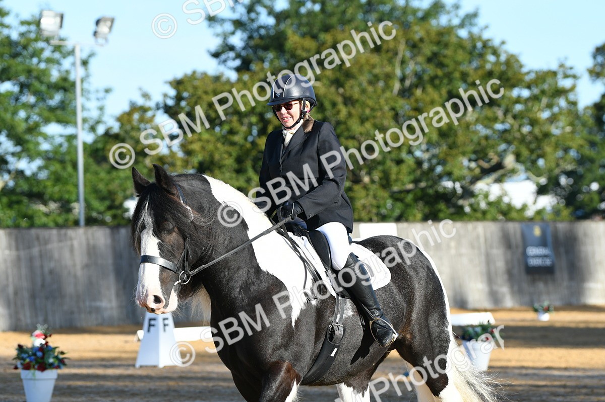 SBM_14465 - D4 - Small Tour Championship - Intro B