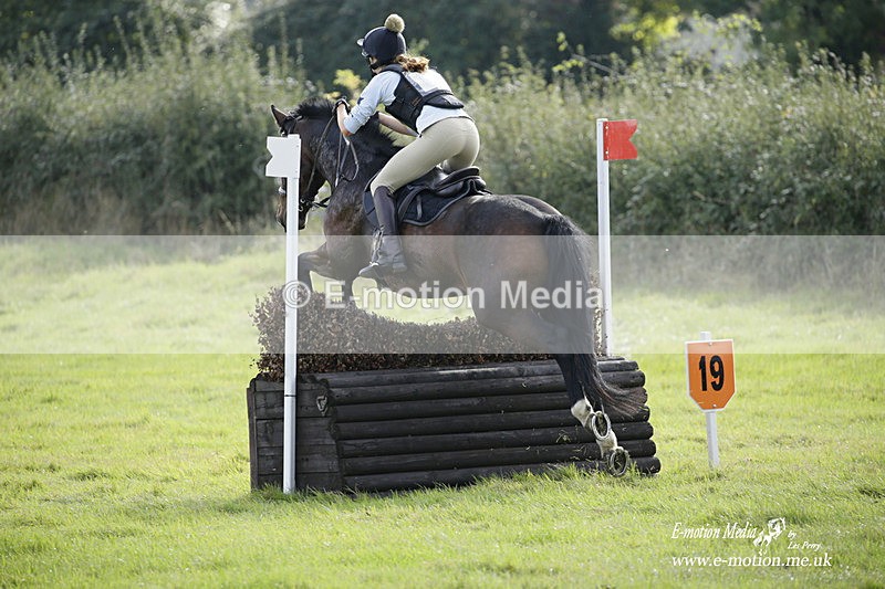  WWHT 171021 3185 - Intermediate (0.90m)  17/10/21