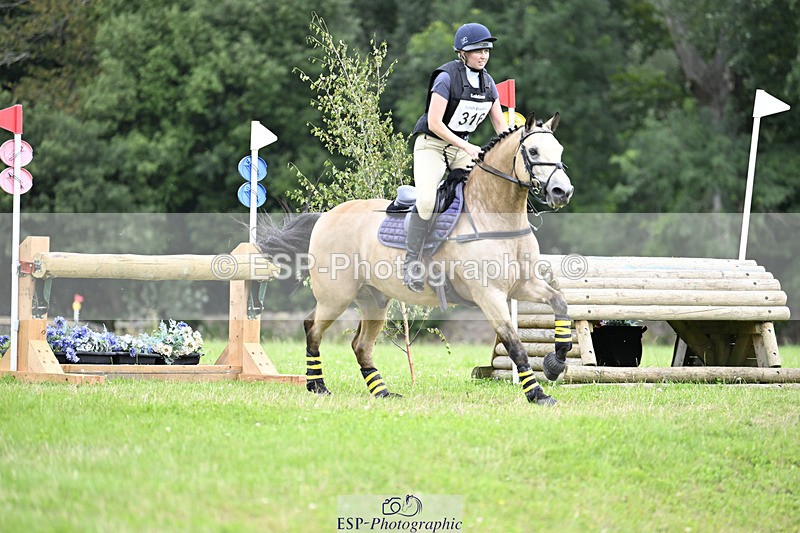 240804-113343-12070 - 316-Chloe_Dunn-TOWERHILL_SHAMIE