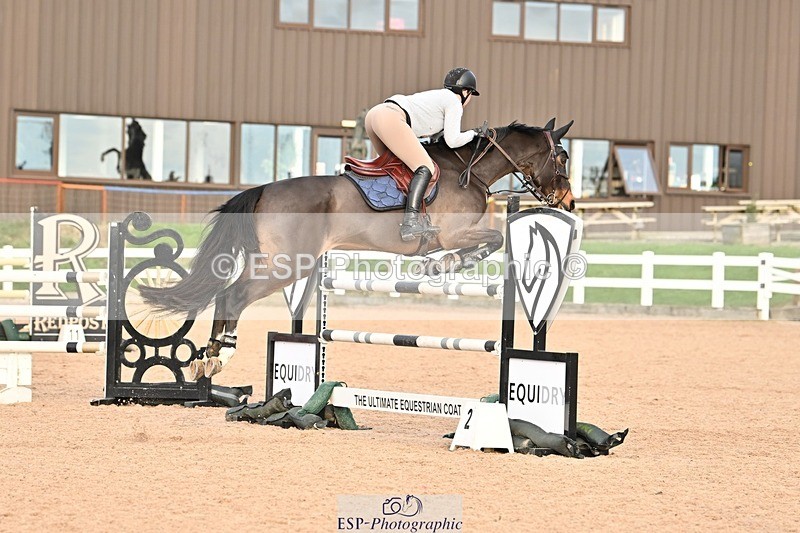 241208-140408-01869 - Cls 22 Foxhunter and 1.20m Open