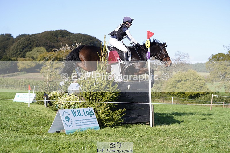 241025-112406-06248 - 018-Alice.Robinson-DERRYS.DIAMOND.CAVALIER