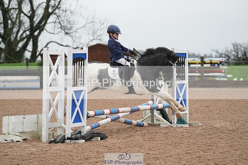 251116-094317-01398 - Cls 18 Clear Round 50cm