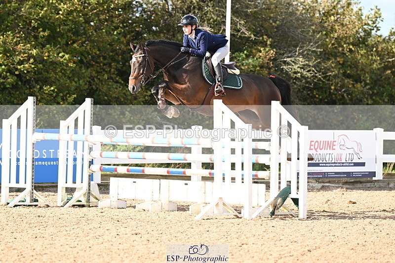 241023A-142800-01048 - Cls 4 Newcomers and 1.10m Open